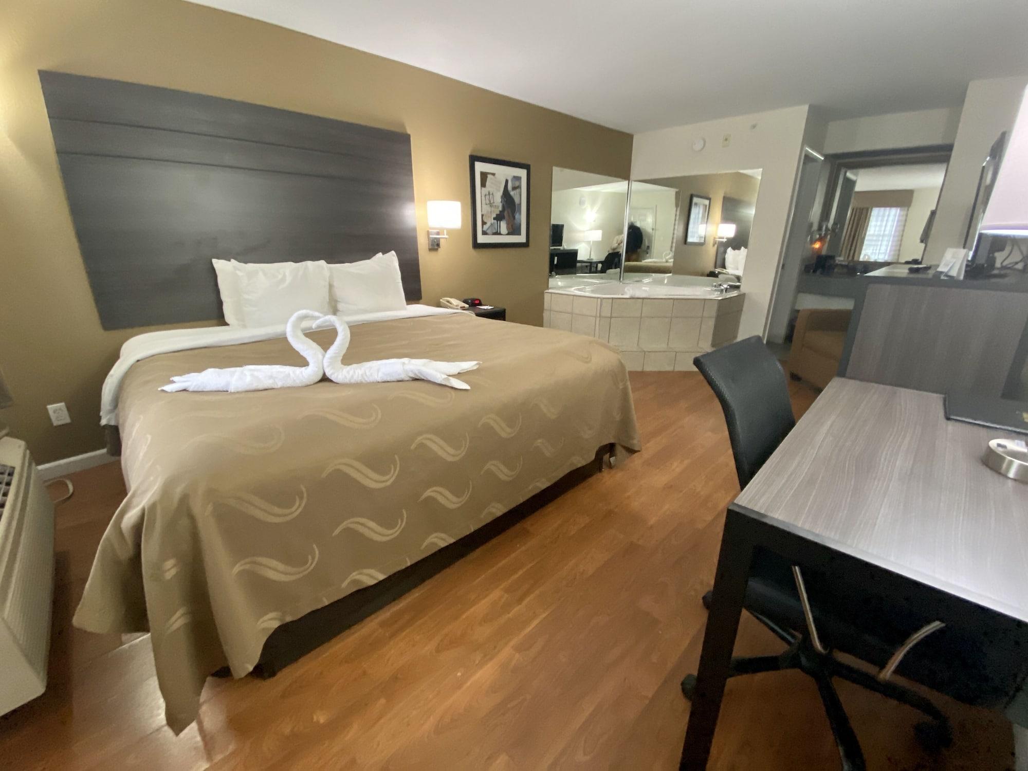Quality - Hwy 76 Hotel
