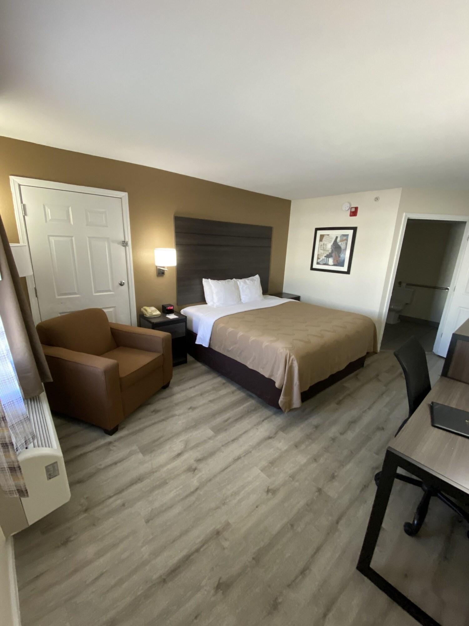 Quality - Hwy 76 Hotel
