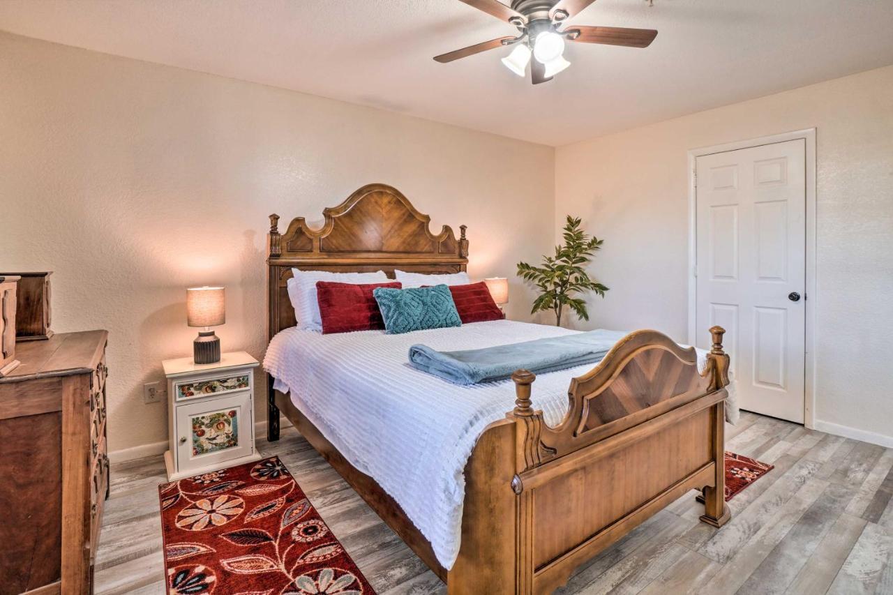 Apartment With Pool About 3 Mi To Landing!