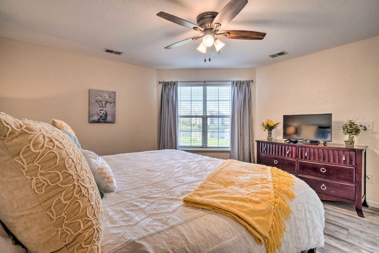 With Pool About 3 Mi To Landing! Apartment Branson