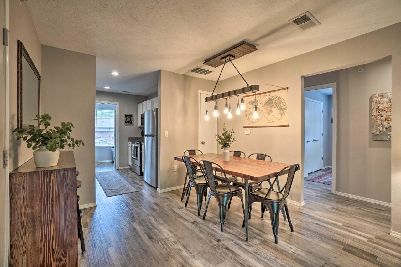 Modern With Pool About 7 Mi To Landing! Apartment