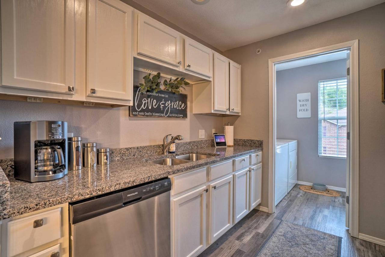 Apartment Modern With Pool About 7 Mi To Landing! Branson