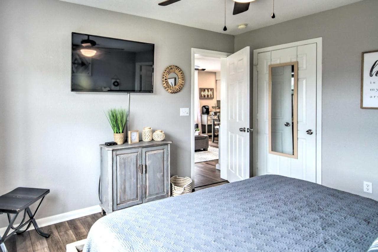Retreat With Balcony And 18-hole Golf Course!