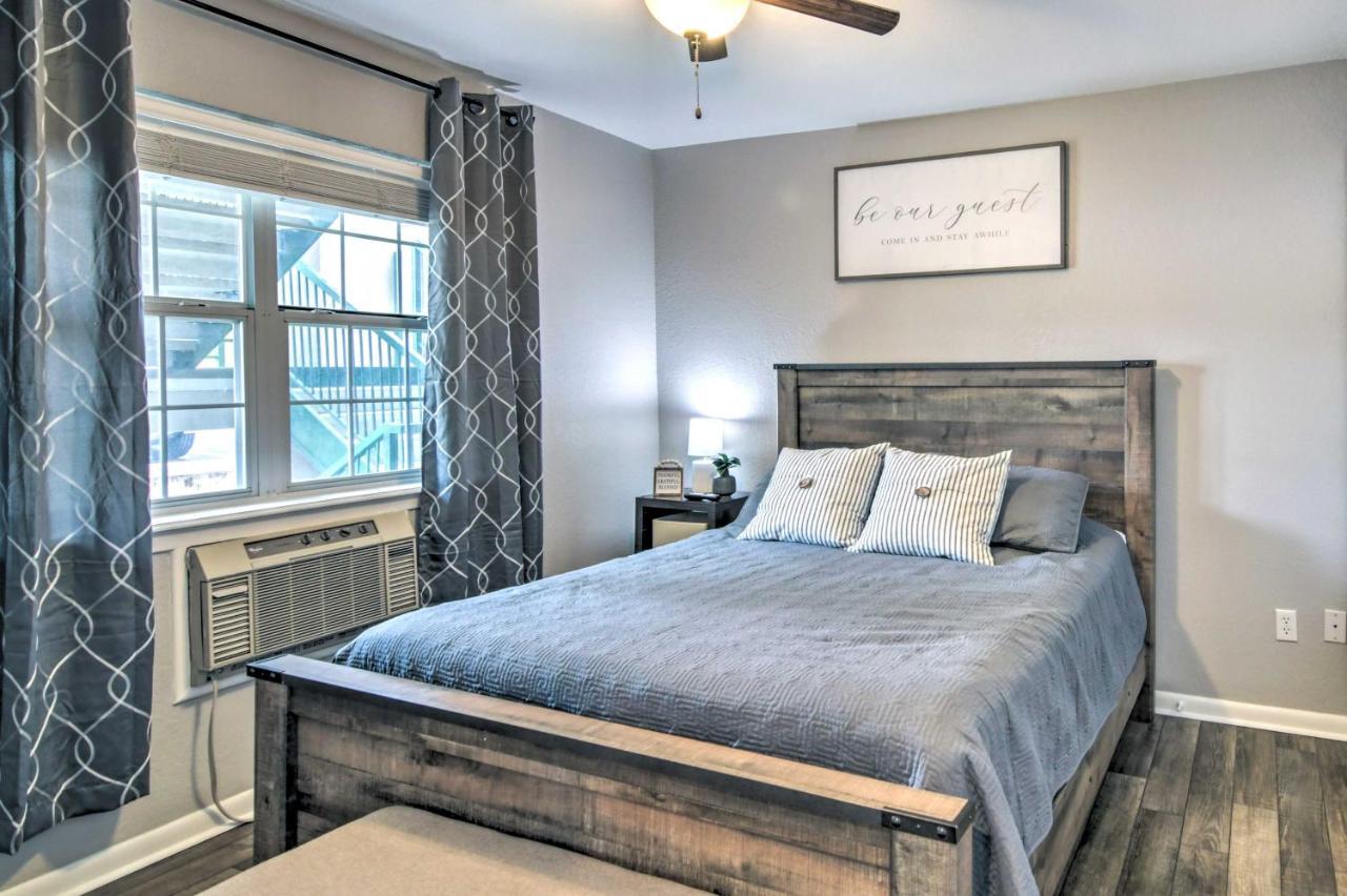 Retreat With Balcony And 18-hole Golf Course!