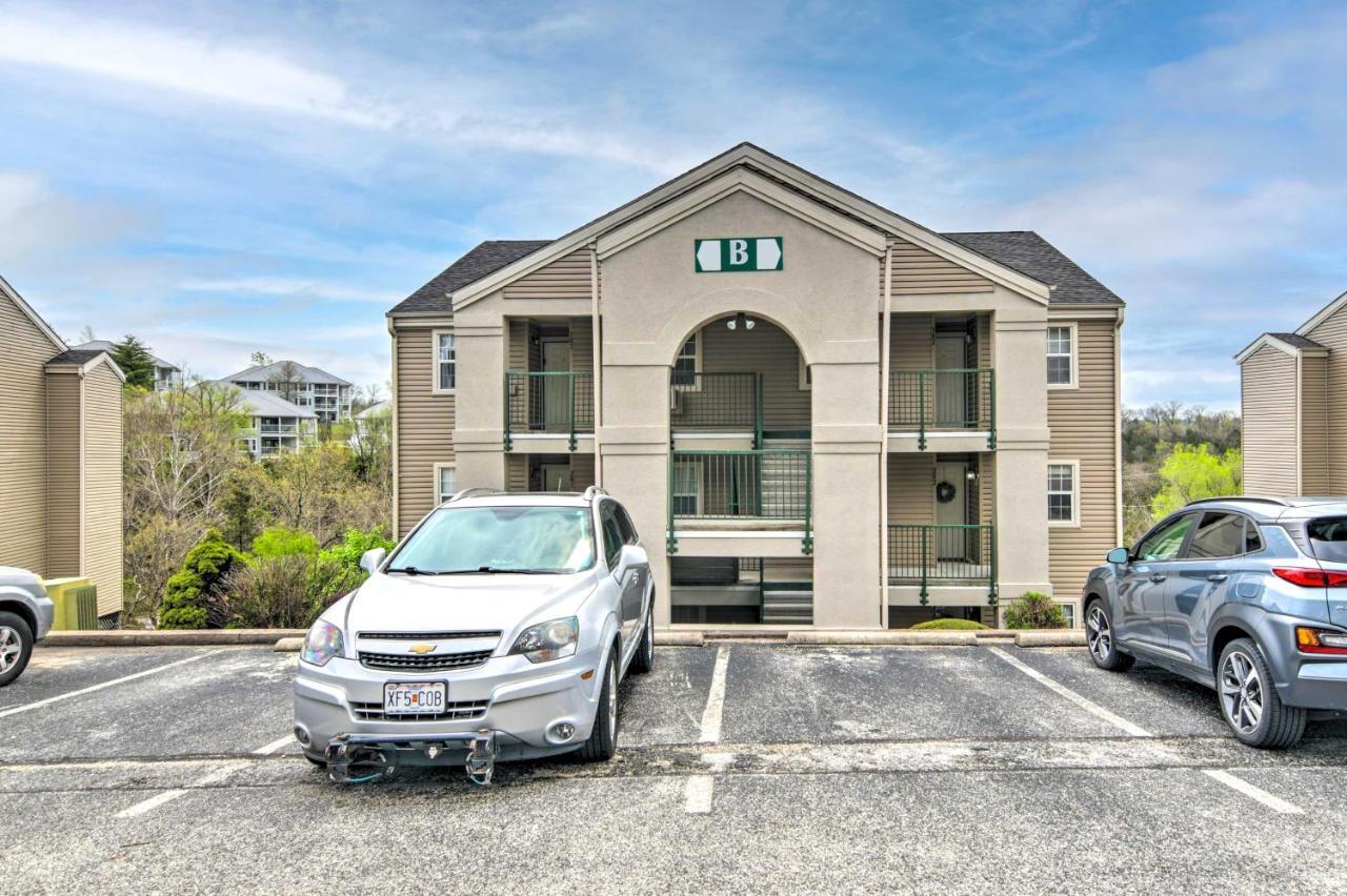 Retreat With Balcony And 18-hole Golf Course! Apartment