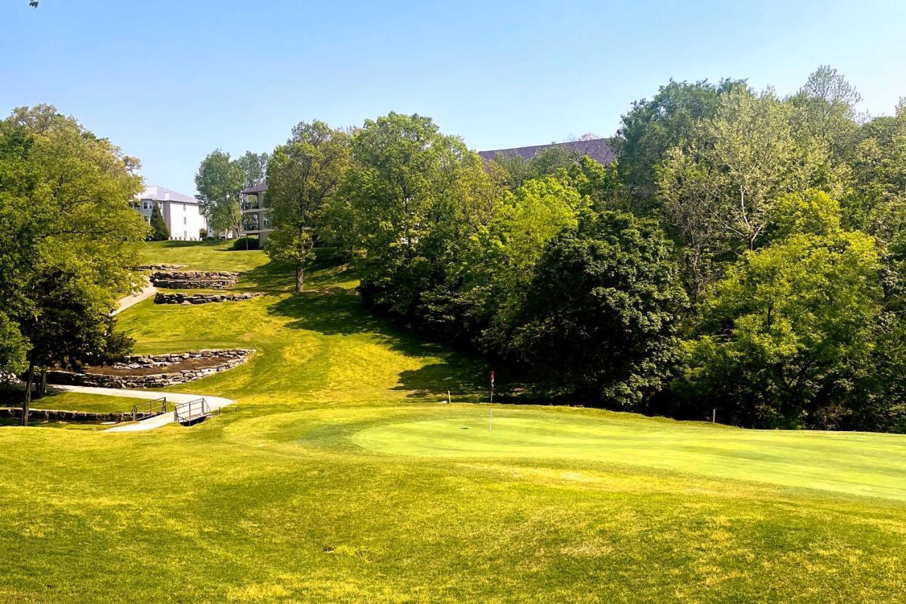 Apartment Retreat With Balcony And 18-hole Golf Course!
