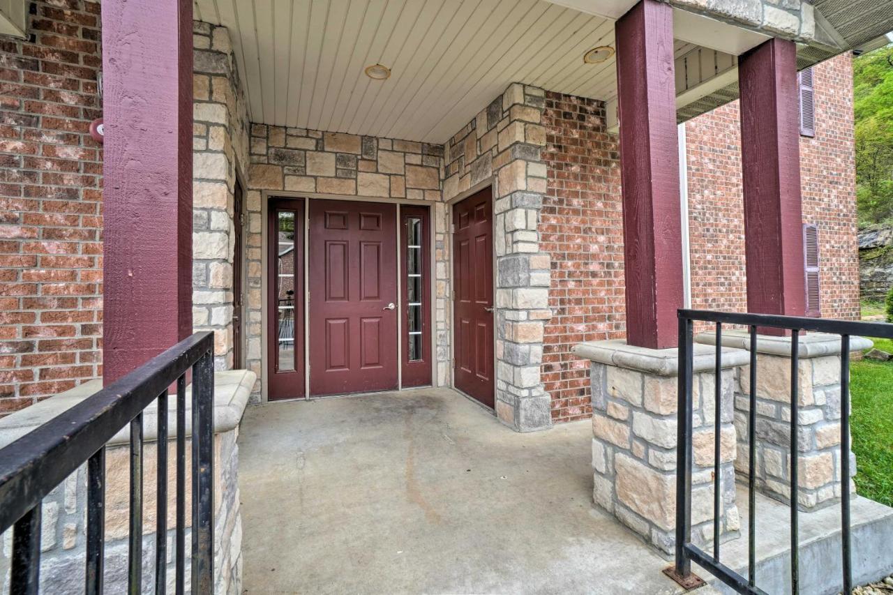 Apartment Modern With Pool About 7 Mi To Landing!
