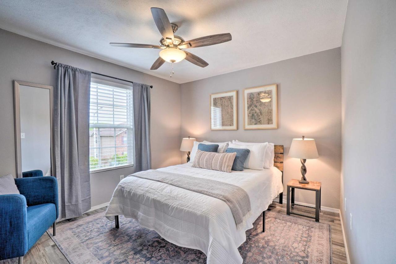 Apartment Modern With Pool About 7 Mi To Landing! *