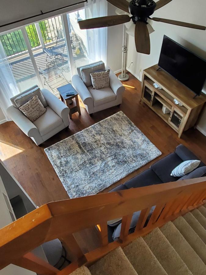 Apartment Treehouse -