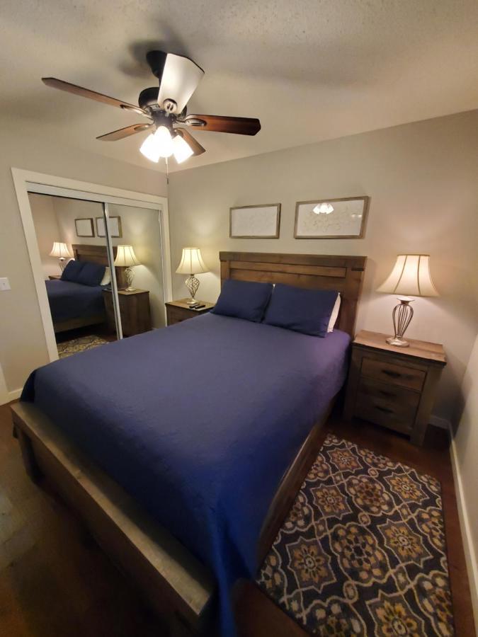 Treehouse - * Branson