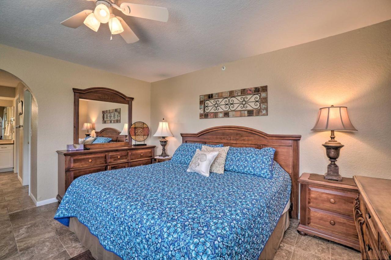 With Scenic Patio And Pool Access Branson