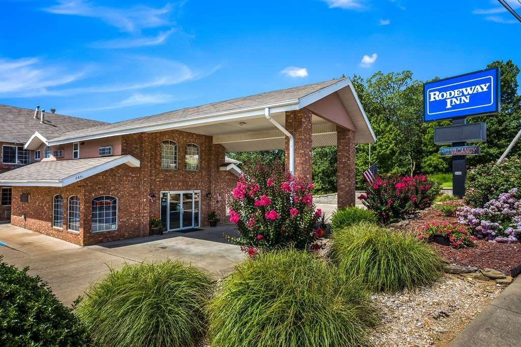 Rodeway Branson, Brick House Branson