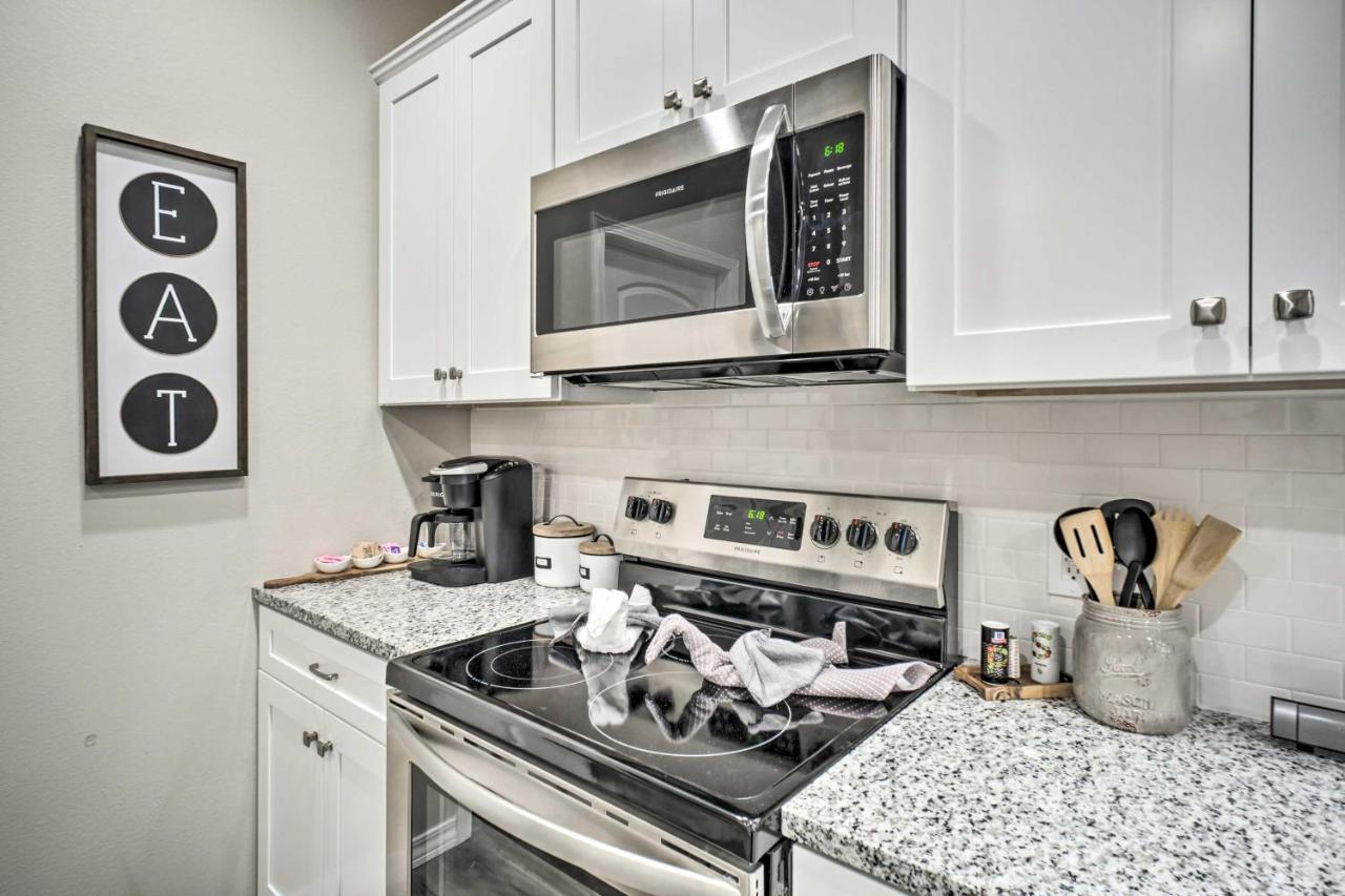 Chic Retreat About 4 Mi To Silver Dollar Apartment Branson