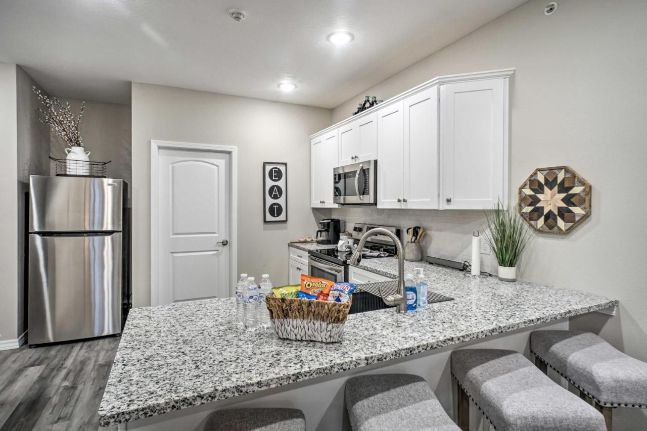 Chic Retreat About 4 Mi To Silver Dollar Apartment
