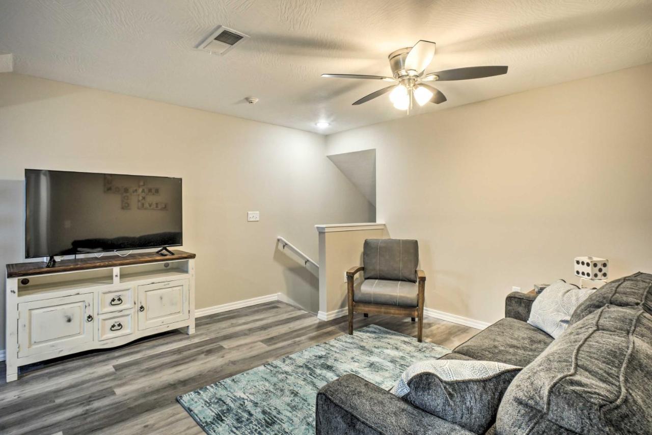 Apartment Chic Retreat About 4 Mi To Silver Dollar