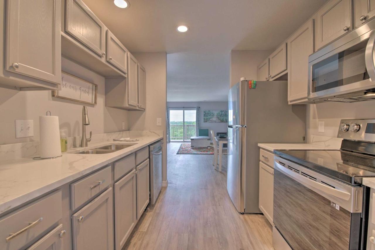 Bright Vacation With Balcony And Views! * Branson