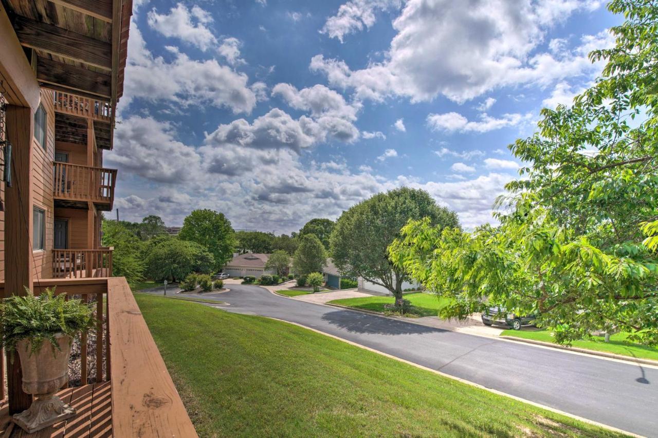 Getaway With Balcony And Amenities! Apartment