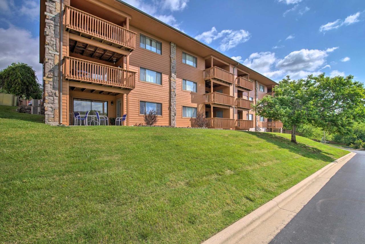 Apartment Getaway With Balcony And Amenities! Branson