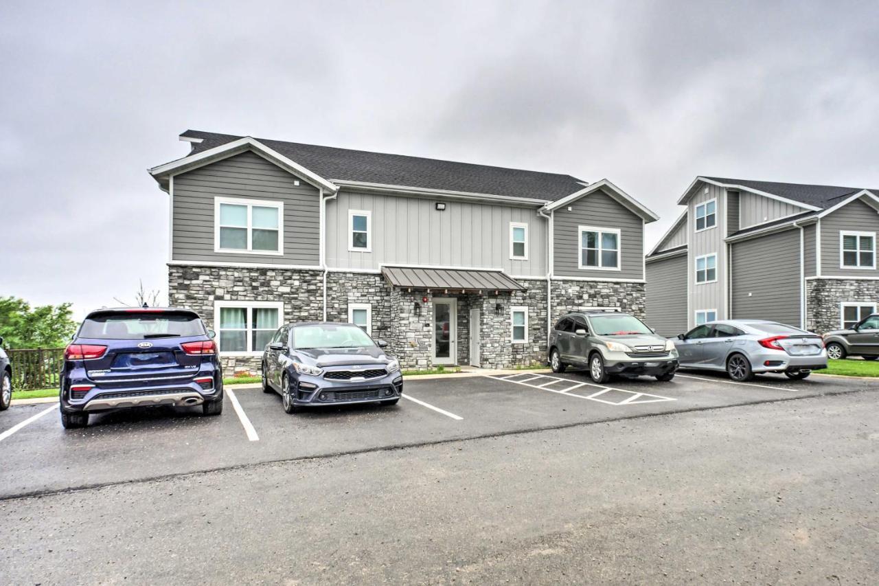 Chic Retreat About 4 Mi To Silver Dollar Apartment