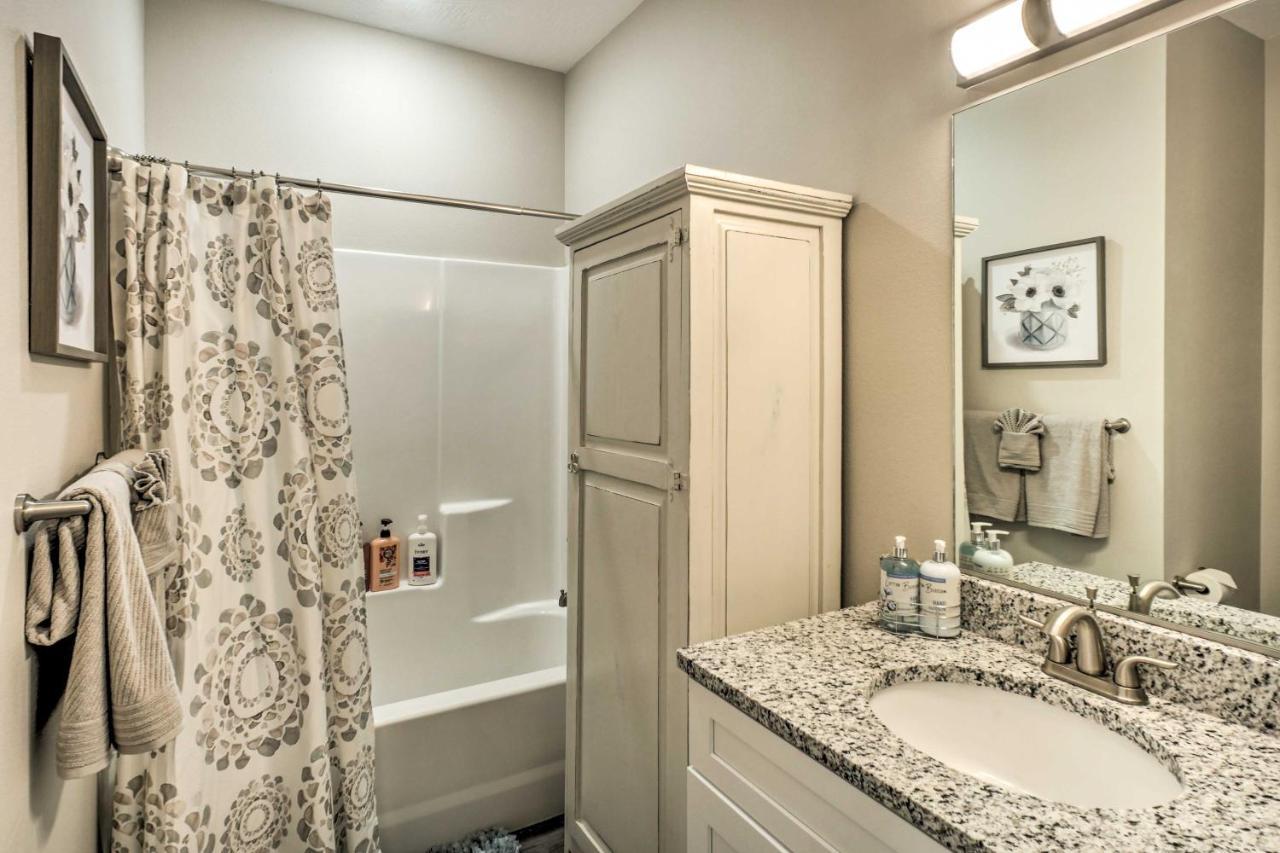 Chic Retreat About 4 Mi To Silver Dollar Apartment Branson