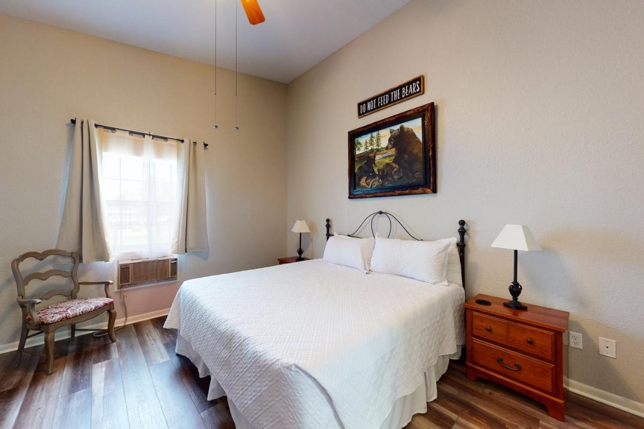 Cozy Ozark Getaway Hotel Branson