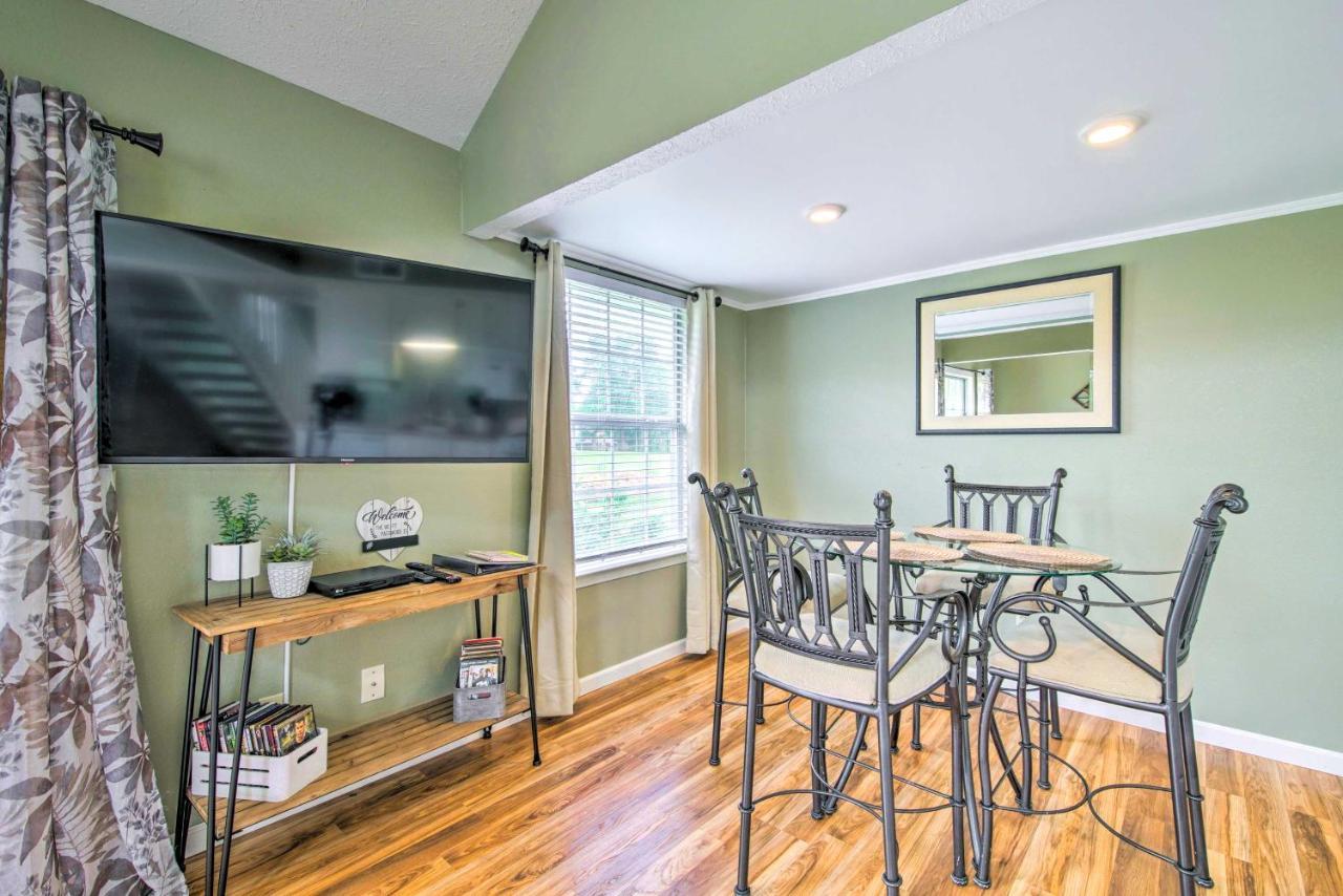 With Balcony - Hike, Boat And Explore! Apartment Branson