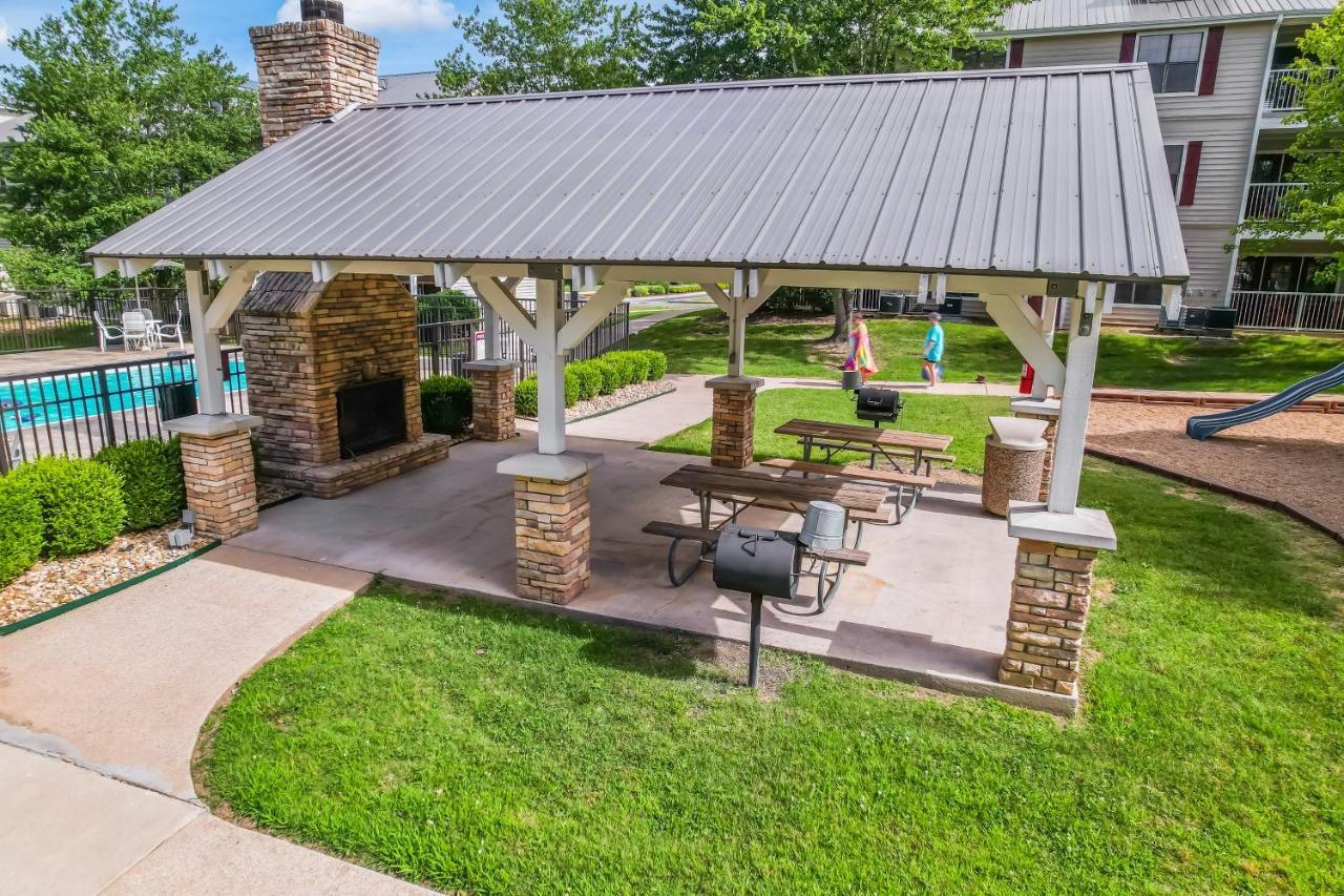 Cozy Ozark Getaway Hotel *