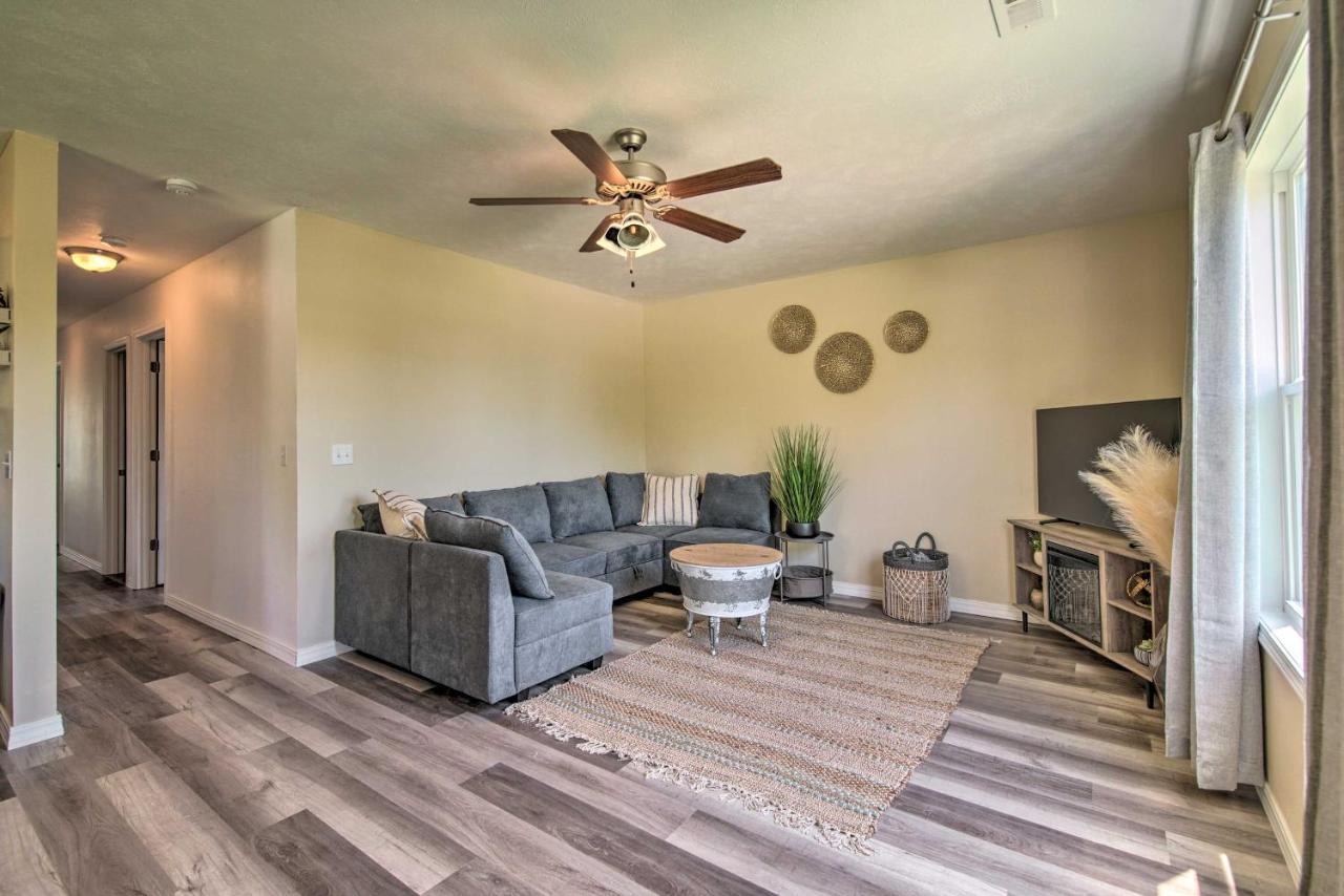 With Patio And Fire Pit 7 Mi To Downtown Holiday home