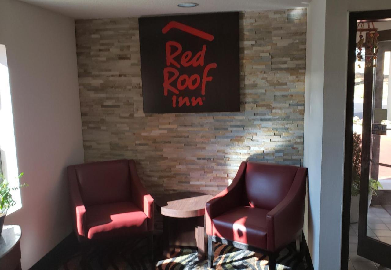 Red Roof 2*