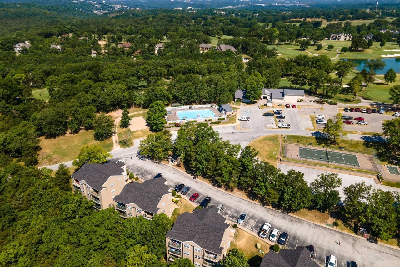 Apartment Retreat With Pool Access About 3 Mi To Dtwn Branson