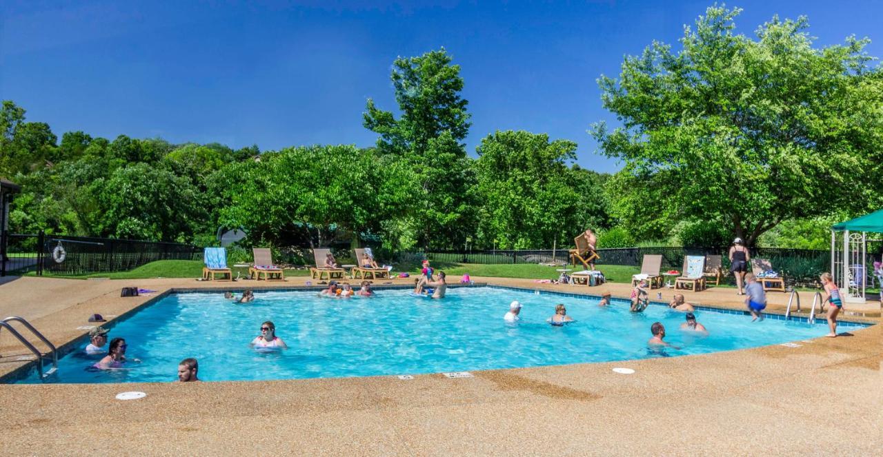 Apartment Pools Sleeps 10 Close To 76 Silver Dollar 0502 *