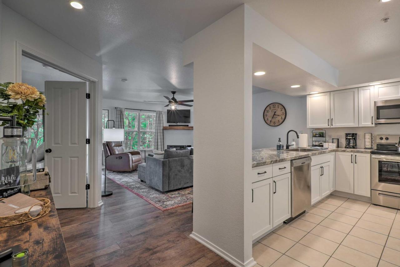 Lakefront With Sunroom And Views! Apartment Branson