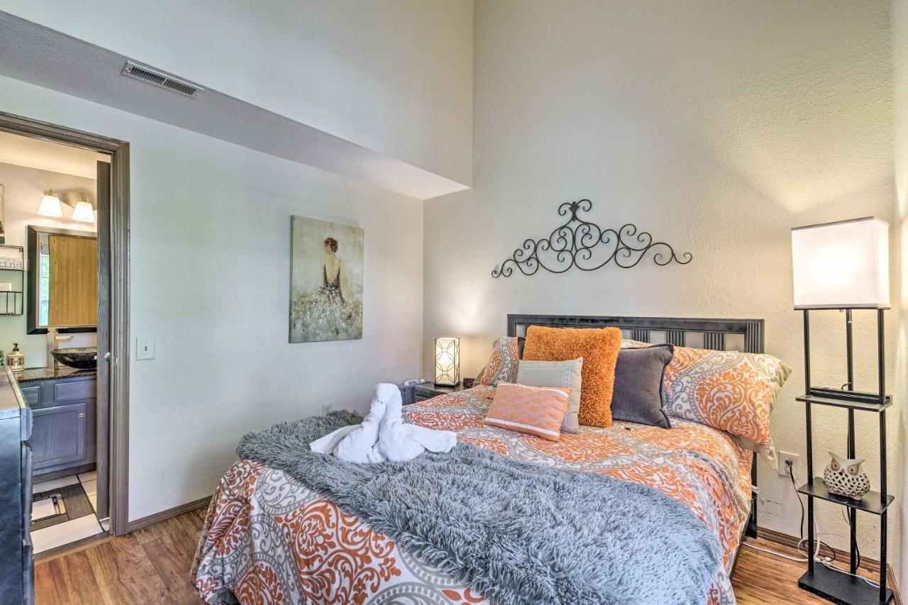 Cozy And Convenient With Balcony! Apartment