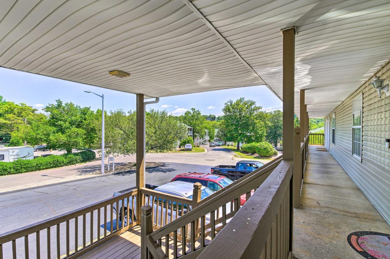 Cozy And Convenient With Balcony! Apartment *