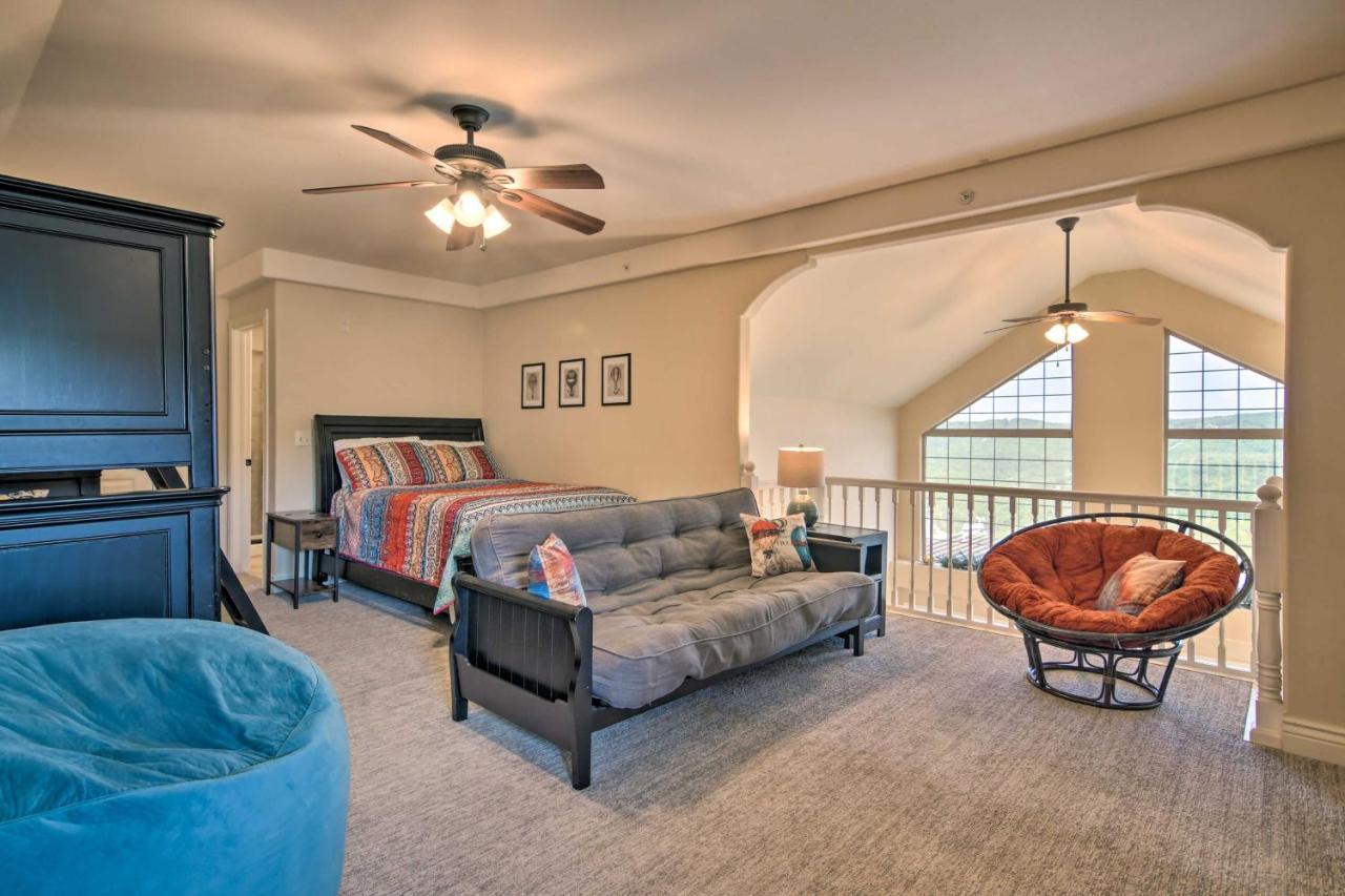 Apartment Luxe Retreat With Mtn Views And Pool Access! Branson
