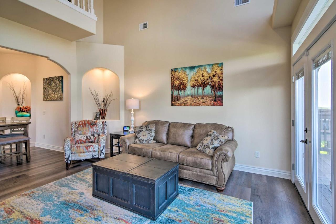 Apartment Luxe Retreat With Mtn Views And Pool Access! *