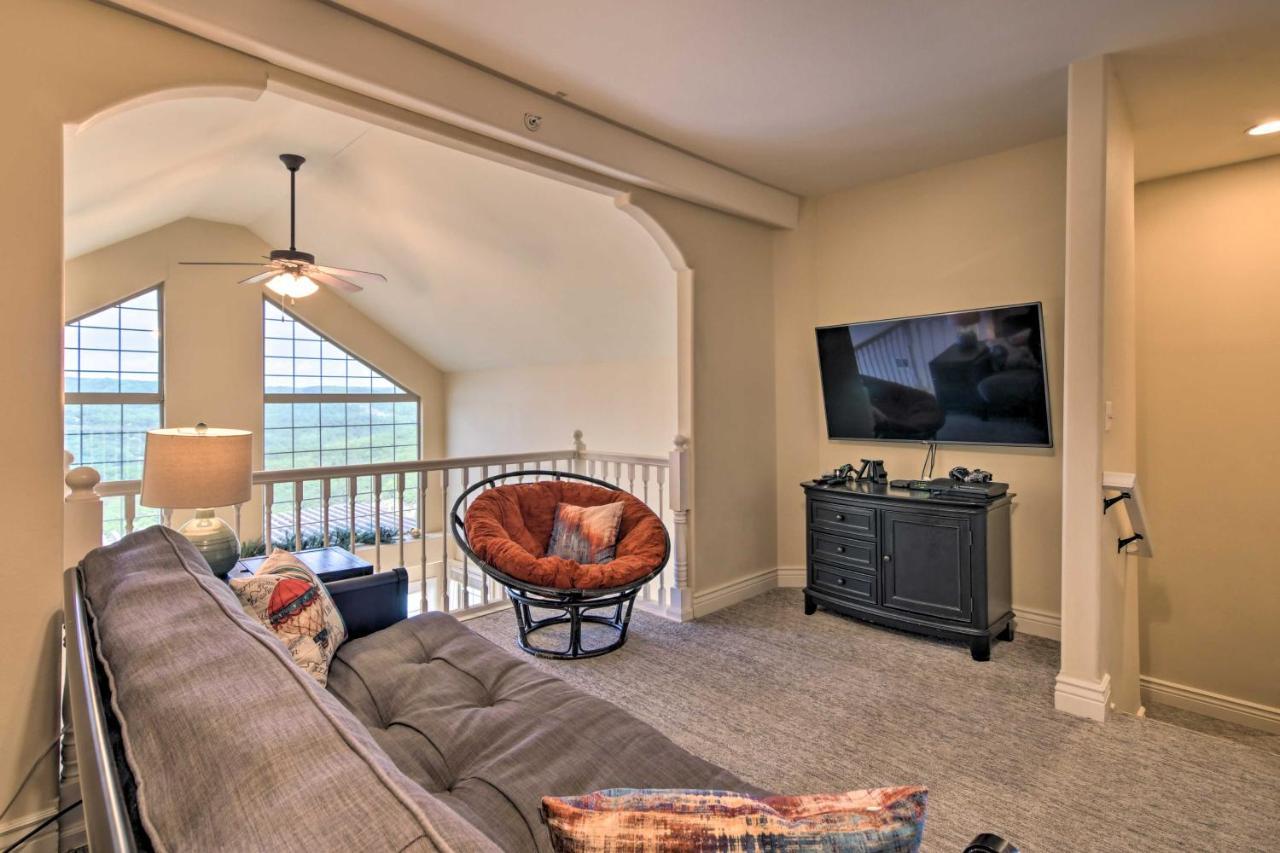 Luxe Retreat With Mtn Views And Pool Access! Apartment Branson