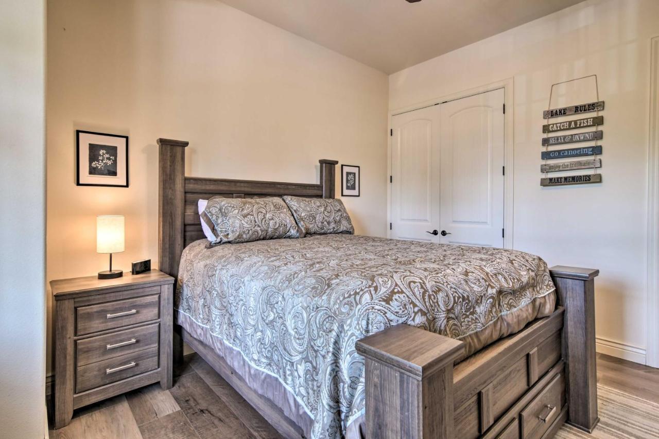 Apartment Luxe Retreat With Mtn Views And Pool Access!