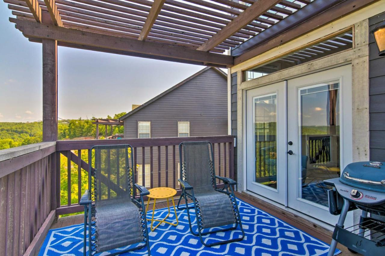 Luxe Retreat With Mtn Views And Pool Access! Apartment