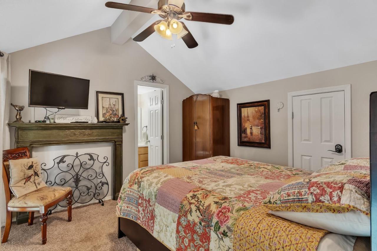 Tuscany On Taneycomo Apartment