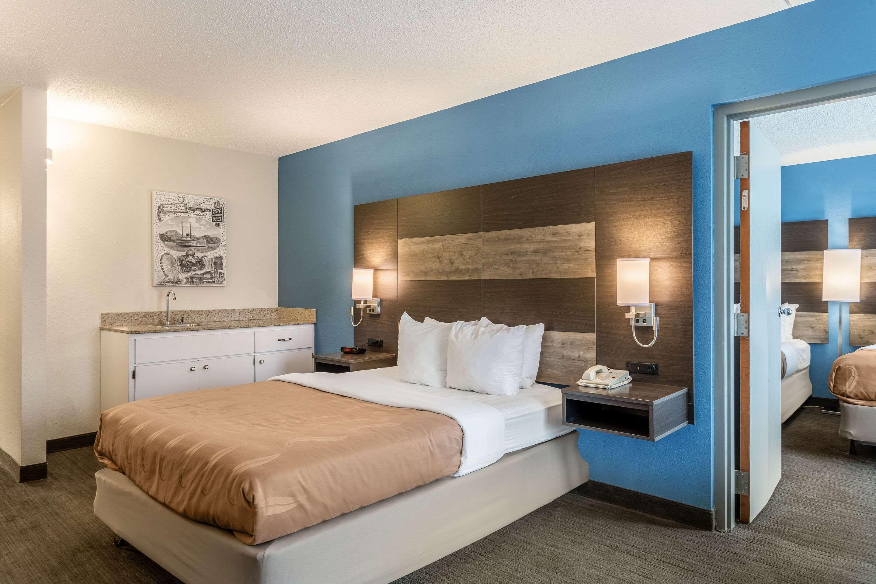 Inn Quality On The Strip 2*