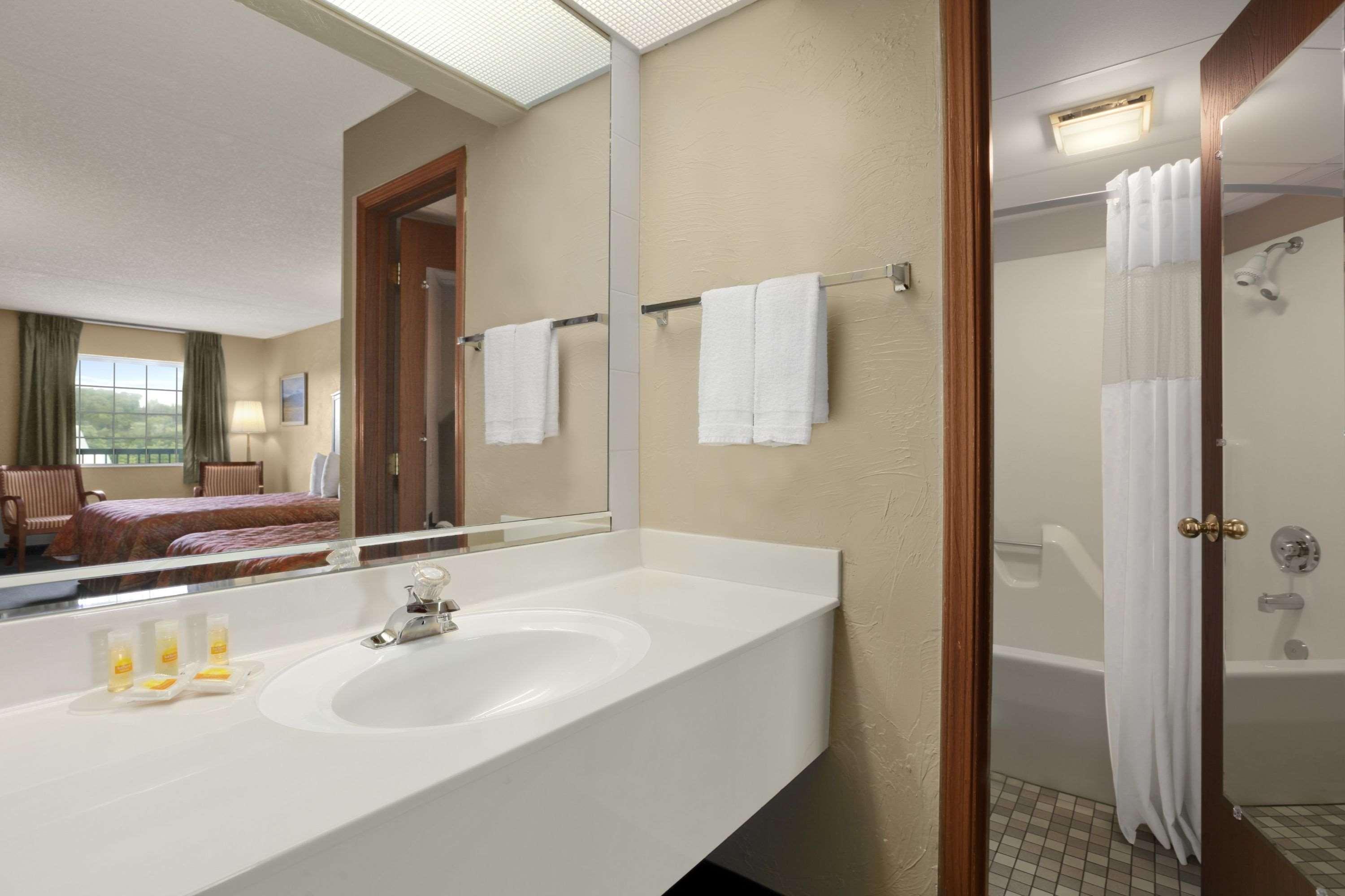 Hotel Days By Wyndham Branson/near The Strip Branson