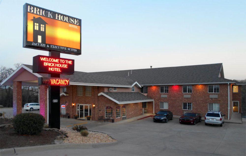 Rodeway Branson, Brick House Inn Branson