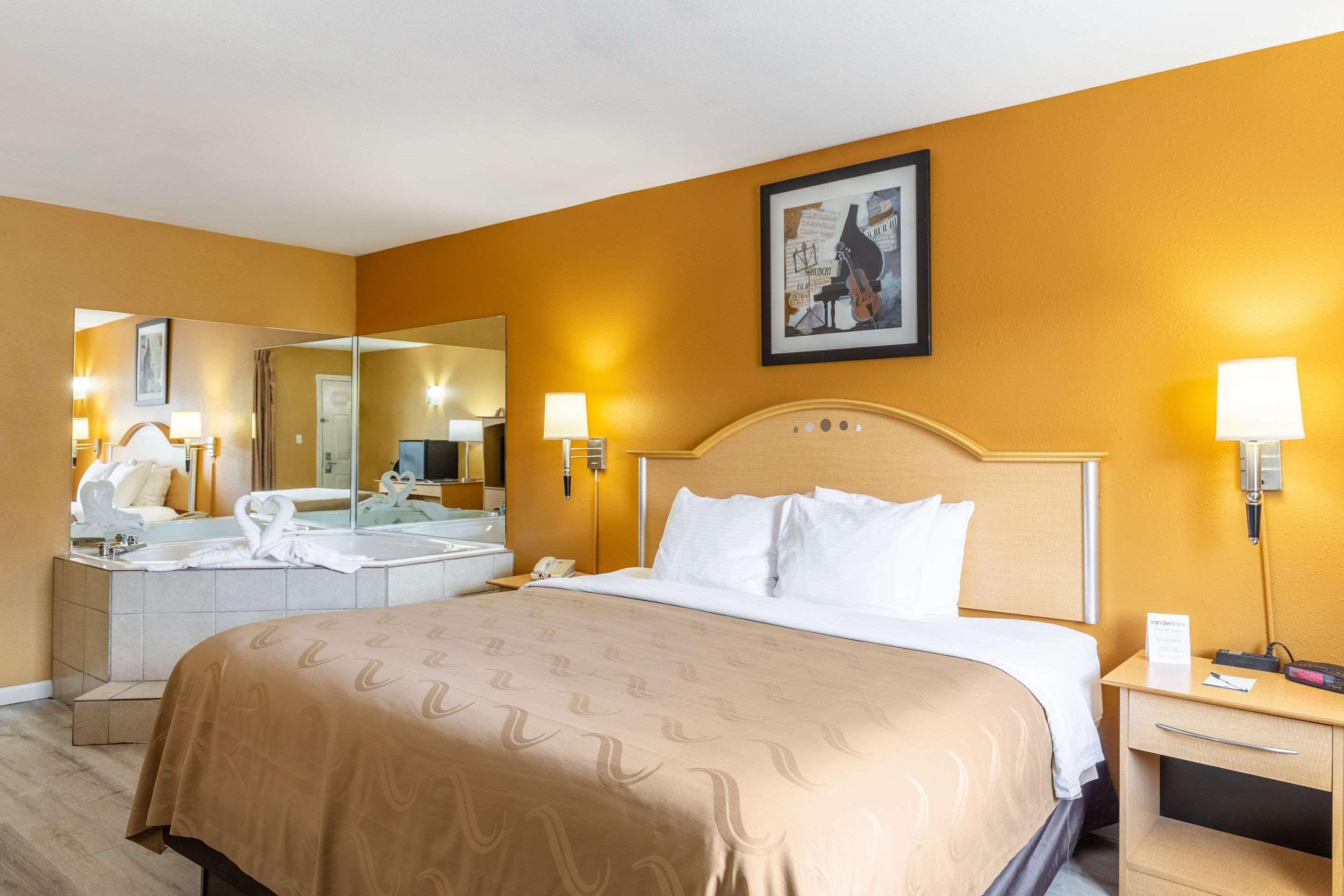 Quality - Hwy 76 Hotel