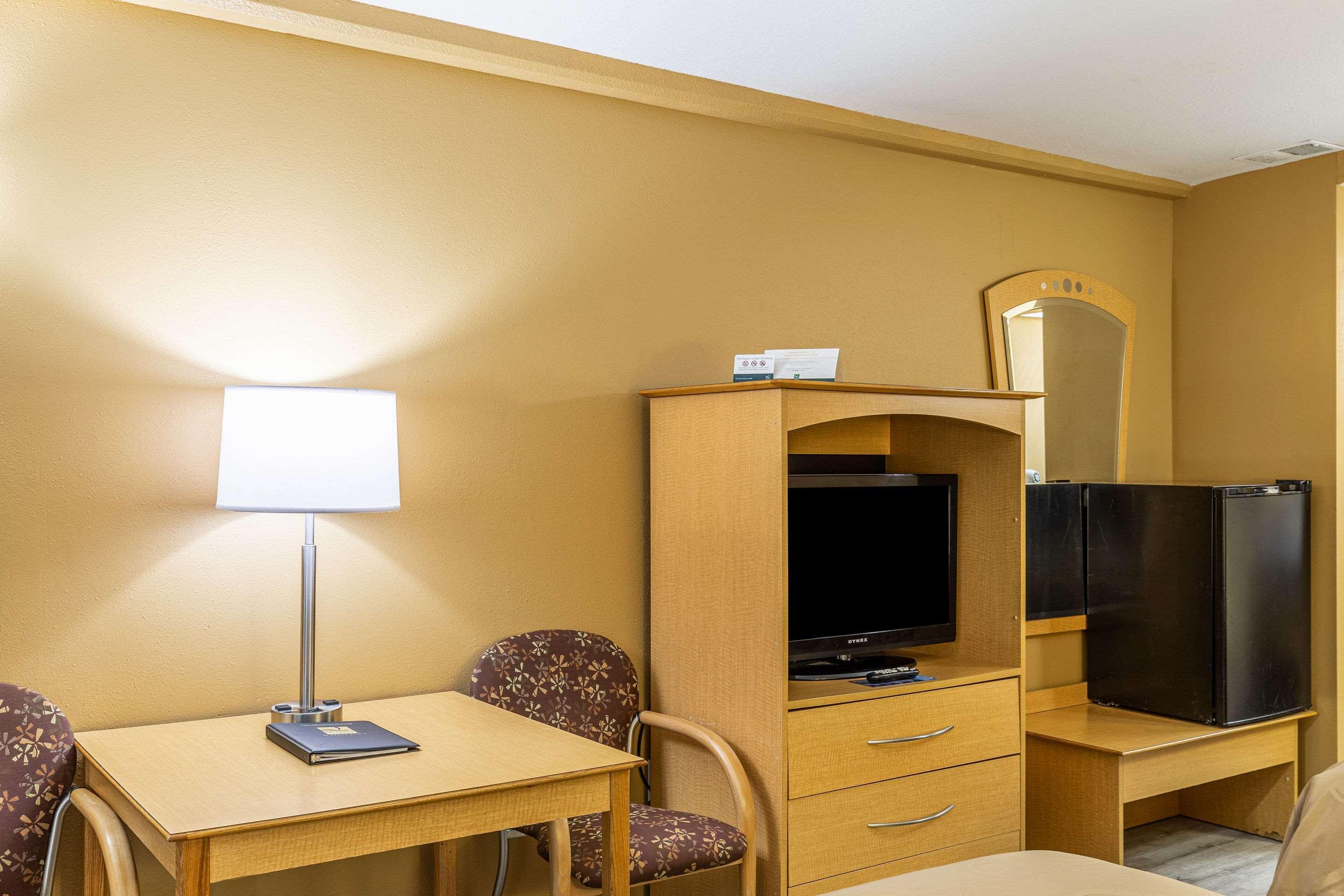 Hotel Quality - Hwy 76 Branson