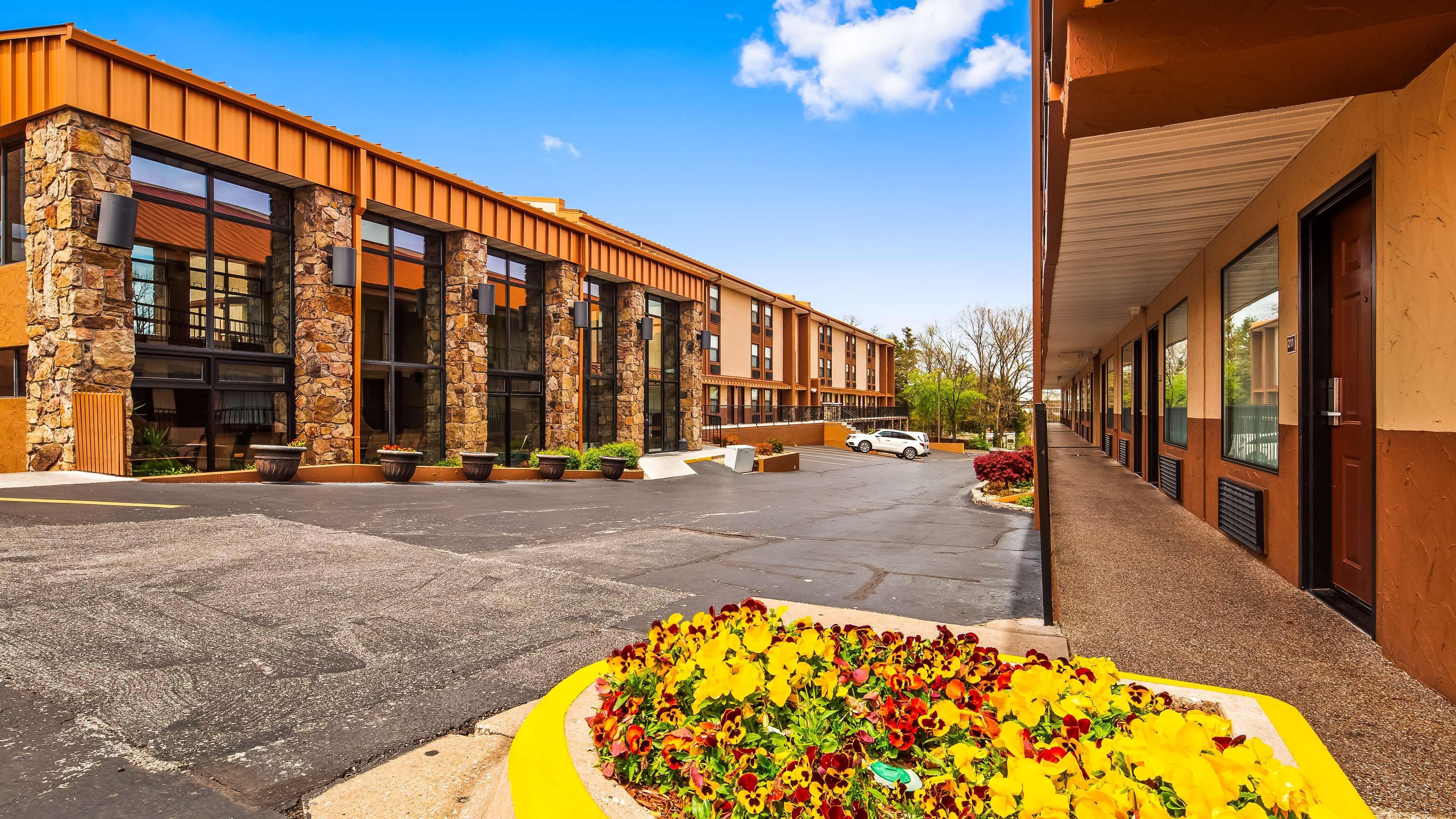 Western Center Pointe Branson
