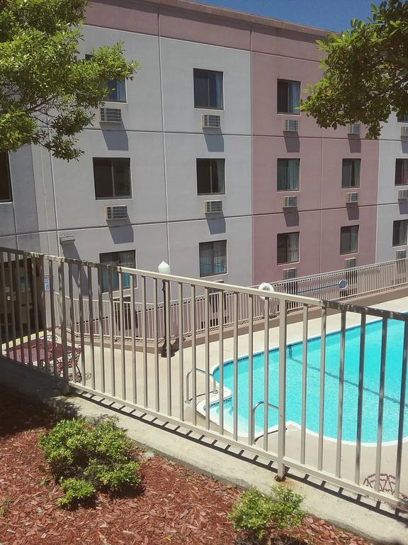 The King's Quarters 3* Branson