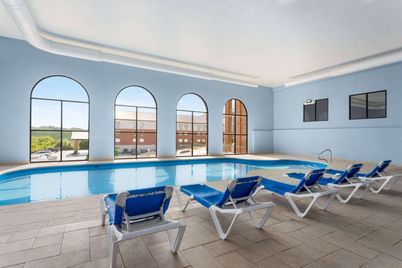 Americinn By Wyndham & Conference Center Hotel