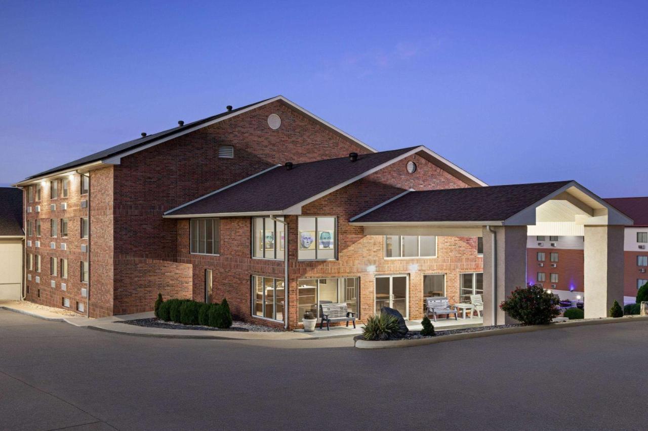 Hotel Americinn By Wyndham & Conference Center 3*