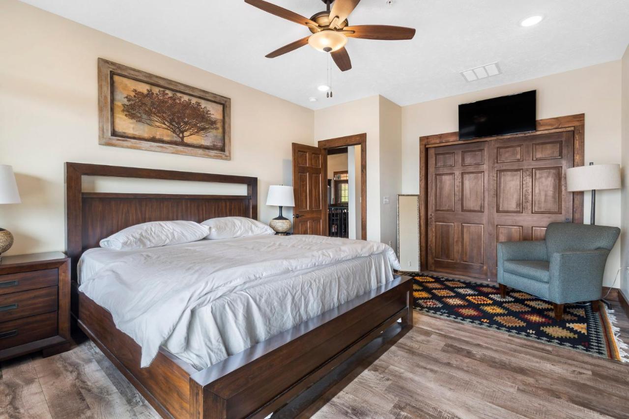 Luxe Gaming Paradise W Breathtaking Views Indoor Pool Close To Sdc * Branson